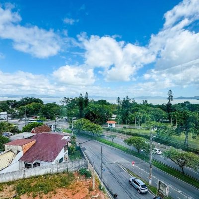 Apartamentos com 83m², 3 quartos, 1 suíte, 2 garagens, no bairro Agronômica em Florianópolis