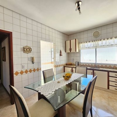 Casa Residencial com 90m², 2 quartos, 2 garagens, no bairro Jardim Cidade De Florianópolis em São José