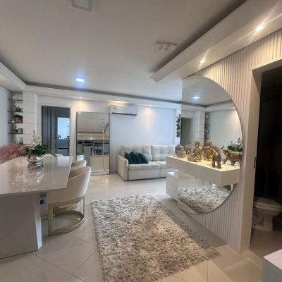 Apartamentos com 114m², 3 quartos, 1 suíte, 2 garagens, no bairro Coqueiros em Florianópolis