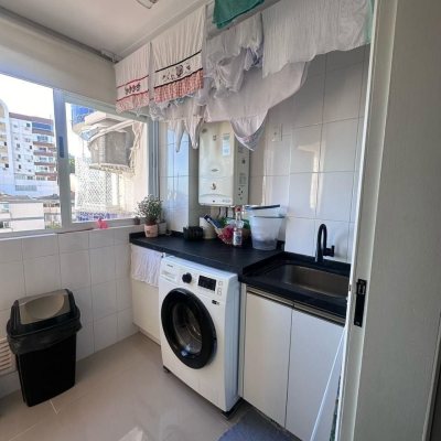 Apartamentos com 114m², 3 quartos, 1 suíte, 2 garagens, no bairro Coqueiros em Florianópolis