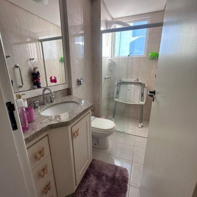 Apartamentos com 114m², 3 quartos, 1 suíte, 2 garagens, no bairro Coqueiros em Florianópolis