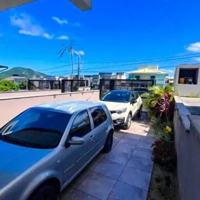 Sobrado Residencial com 100m², 3 quartos, 1 suíte, 2 garagens, no bairro Ingleses do Rio Vermelho em Florianópolis