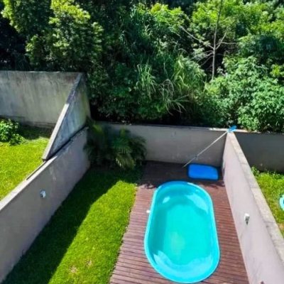 Sobrado Residencial com 100m², 3 quartos, 1 suíte, 2 garagens, no bairro Ingleses do Rio Vermelho em Florianópolis