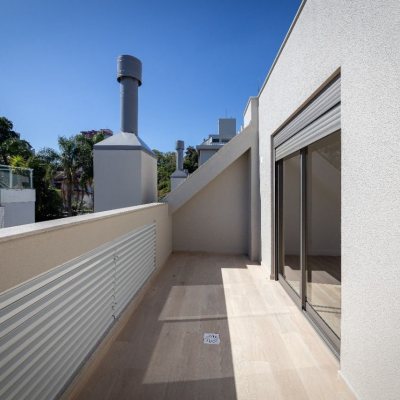 Apartamentos com 96m², 2 quartos, 2 suítes, 2 garagens, no bairro João Paulo em Florianópolis