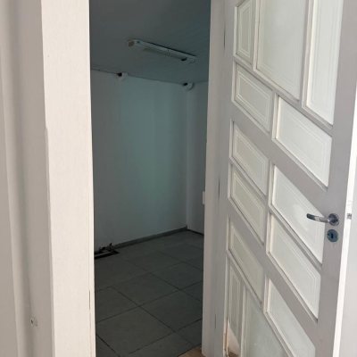 Casa Residencial com 160m², 2 quartos, 2 garagens, no bairro Balneário em Florianópolis
