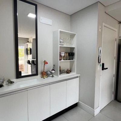 Apartamentos com 42m², 1 quarto, 2 garagens, no bairro Córrego Grande em Florianópolis