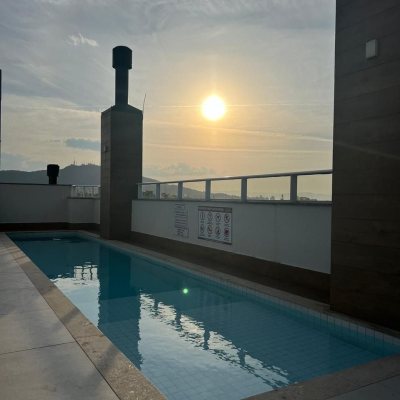 Apartamentos com 42m², 1 quarto, 2 garagens, no bairro Córrego Grande em Florianópolis