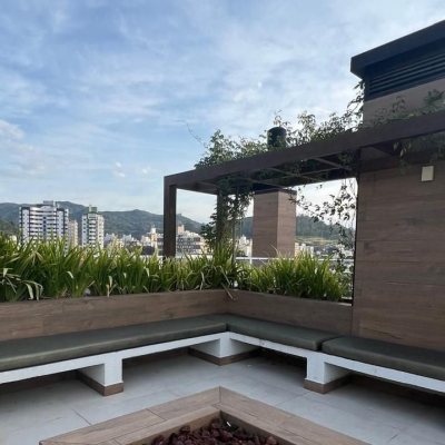 Apartamentos com 42m², 1 quarto, 2 garagens, no bairro Córrego Grande em Florianópolis