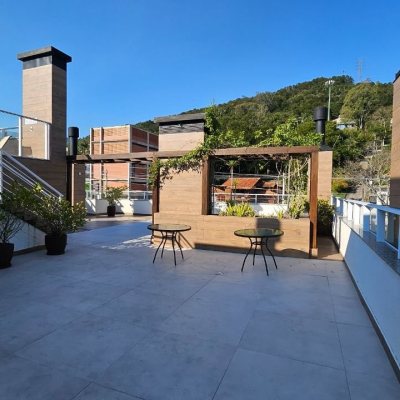 Apartamentos com 42m², 1 quarto, 2 garagens, no bairro Córrego Grande em Florianópolis