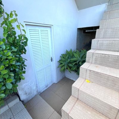Casa Residencial com 348m², 5 quartos (sendo 2 suítes), 5 garagens, no bairro Centro em São José