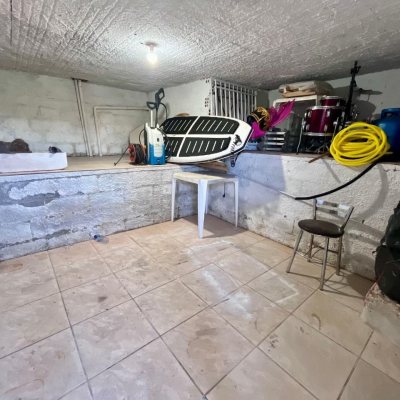 Casa Residencial com 348m², 5 quartos (sendo 2 suítes), 5 garagens, no bairro Centro em São José