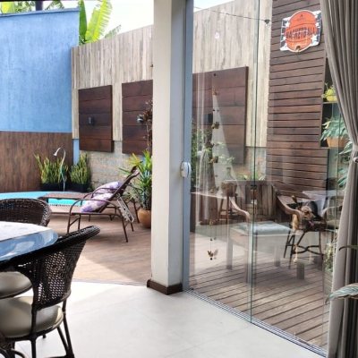 Casa Residencial com 203m², 4 quartos, 1 suíte, 2 garagens, no bairro Sambaqui em Florianópolis