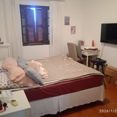 Casa Residencial com 220m², 5 quartos, 2 suítes, 2 garagens, no bairro Itaguaçu em Florianópolis