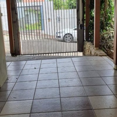 Casa Residencial com 220m², 5 quartos, 2 suítes, 2 garagens, no bairro Itaguaçu em Florianópolis