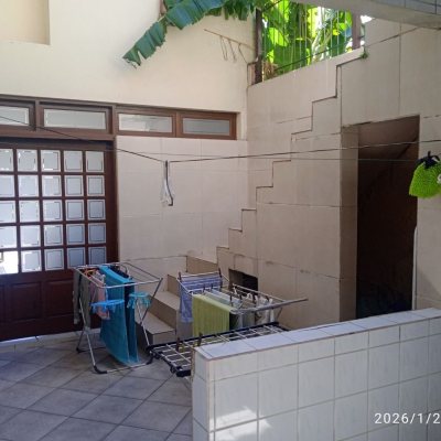 Casa Residencial com 220m², 5 quartos, 2 suítes, 2 garagens, no bairro Itaguaçu em Florianópolis