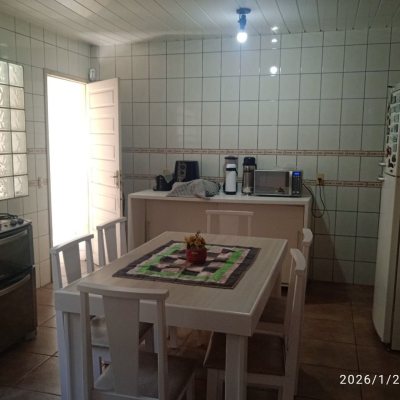 Casa Residencial com 220m², 5 quartos, 2 suítes, 2 garagens, no bairro Itaguaçu em Florianópolis