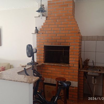 Casa Residencial com 220m², 5 quartos, 2 suítes, 2 garagens, no bairro Itaguaçu em Florianópolis