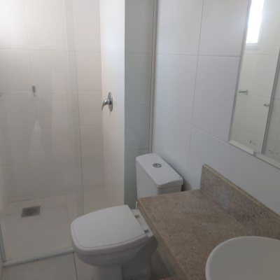 Apartamentos com 76m², 2 quartos (sendo 1 suíte), 2 garagens, no bairro Carvoeira em Florianópolis