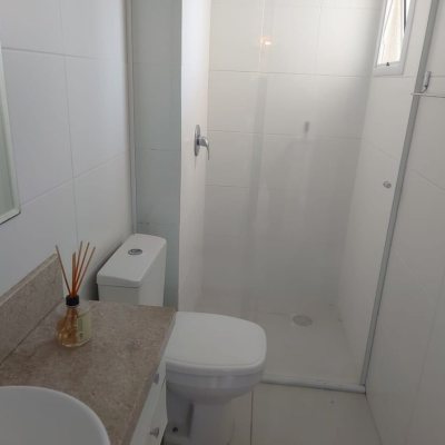 Apartamentos com 76m², 2 quartos (sendo 1 suíte), 2 garagens, no bairro Carvoeira em Florianópolis