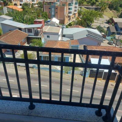 Apartamentos com 76m², 2 quartos (sendo 1 suíte), 2 garagens, no bairro Carvoeira em Florianópolis