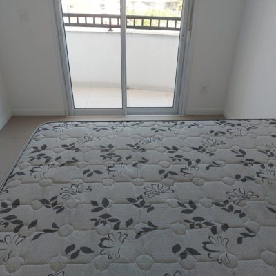 Apartamentos com 76m², 2 quartos (sendo 1 suíte), 2 garagens, no bairro Carvoeira em Florianópolis