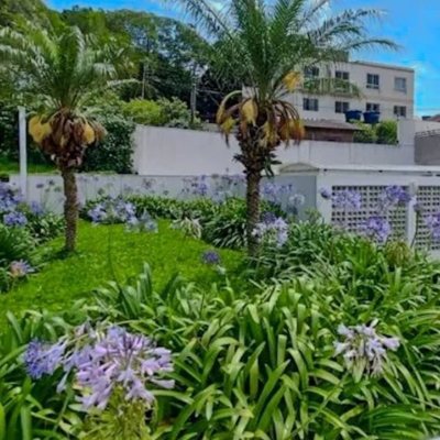 Apartamentos com 76m², 2 quartos (sendo 1 suíte), 2 garagens, no bairro Carvoeira em Florianópolis