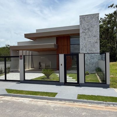Casa Residencial com 130m², no bairro Sertão Do Maruim em São José