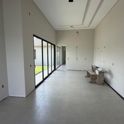 Casa Residencial com 130m², no bairro Sertão Do Maruim em São José