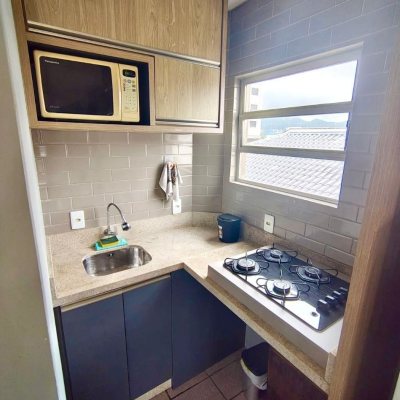 Apartamentos com 31m², 1 quarto, no bairro Canasvieiras em Florianópolis