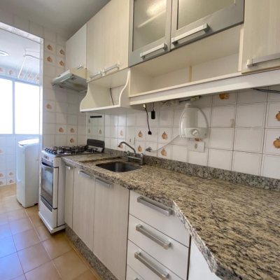Apartamentos com 56m², 2 quartos, 1 garagem, no bairro Coqueiros em Florianópolis