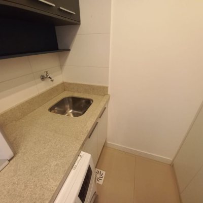 Studio Residencial com 32m², 1 garagem, no bairro Centro em Florianópolis