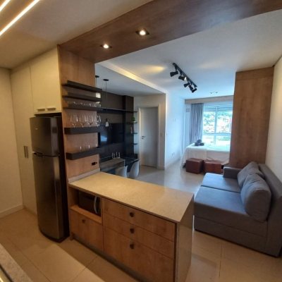 Studio Residencial com 32m², 1 garagem, no bairro Centro em Florianópolis