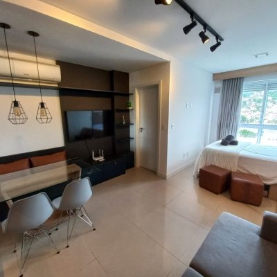 Studio Residencial com 32m², 1 garagem, no bairro Centro em Florianópolis