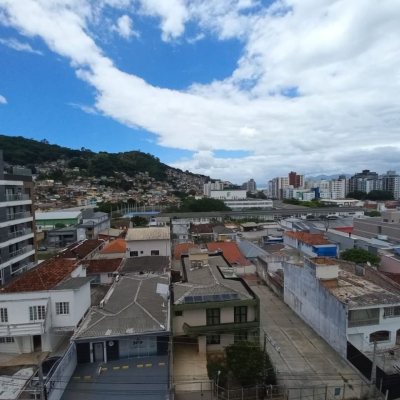 Studio Residencial com 32m², 1 garagem, no bairro Centro em Florianópolis