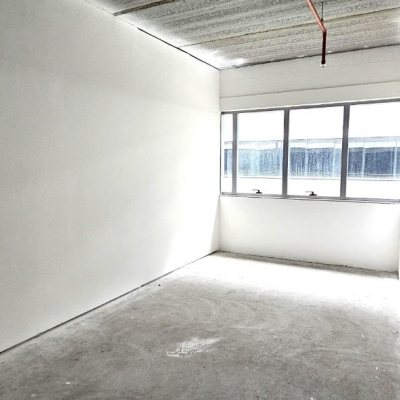 Sala com 25m², 1 garagem, no bairro Vargem Pequena em Florianópolis