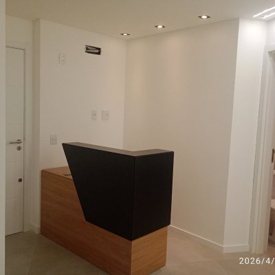 Sala com 41m², 1 garagem, no bairro Balneário em Florianópolis