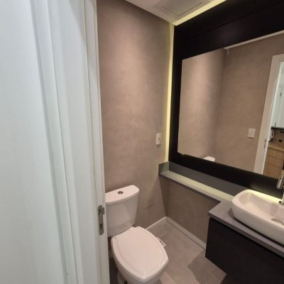Sala com 41m², 1 garagem, no bairro Balneário em Florianópolis