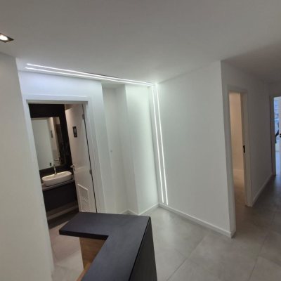 Sala com 41m², 1 garagem, no bairro Balneário em Florianópolis