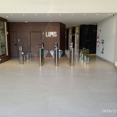 Sala com 41m², 1 garagem, no bairro Balneário em Florianópolis