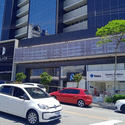 Sala com 41m², 1 garagem, no bairro Balneário em Florianópolis