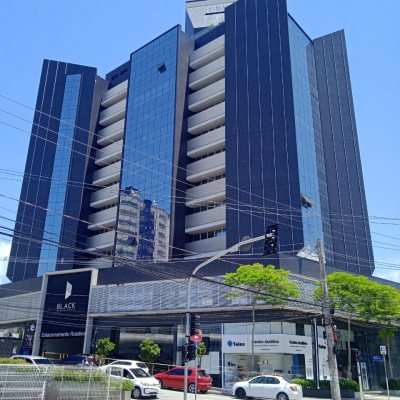 Sala com 41m², 1 garagem, no bairro Balneário em Florianópolis