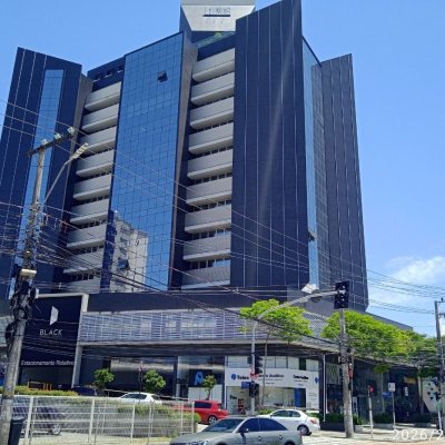Sala com 41m², 1 garagem, no bairro Balneário em Florianópolis