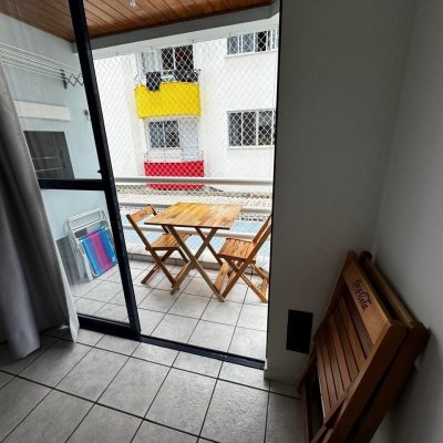 Apartamentos com 28m², 1 quarto, no bairro Canasvieiras em Florianópolis