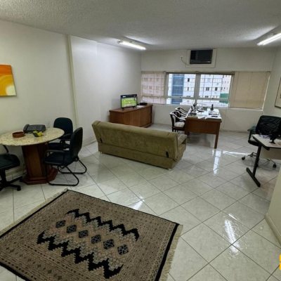 Sala com 40m², no bairro Centro em Florianópolis