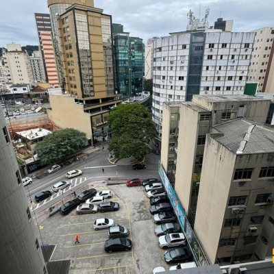 Sala com 40m², no bairro Centro em Florianópolis