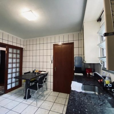 Apartamentos com 84m², 3 quartos, 1 suíte, 1 garagem, no bairro Centro em Florianópolis