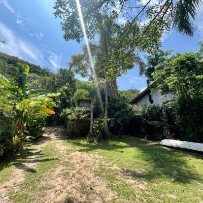 Casa Residencial com 80m², 3 quartos, 4 garagens, no bairro Campeche em Florianópolis