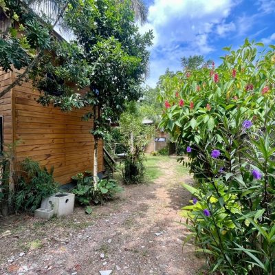 Casa Residencial com 80m², 3 quartos, 4 garagens, no bairro Campeche em Florianópolis