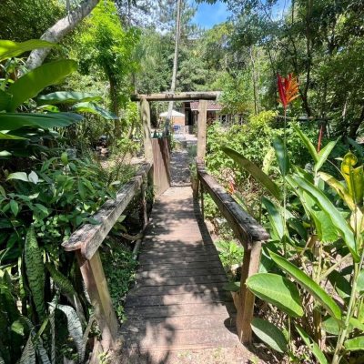 Casa Residencial com 80m², 3 quartos, 4 garagens, no bairro Campeche em Florianópolis