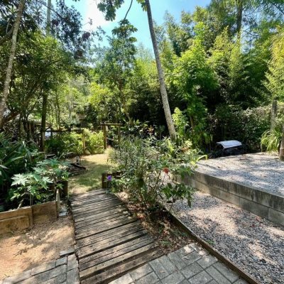 Casa Residencial com 80m², 3 quartos, 4 garagens, no bairro Campeche em Florianópolis